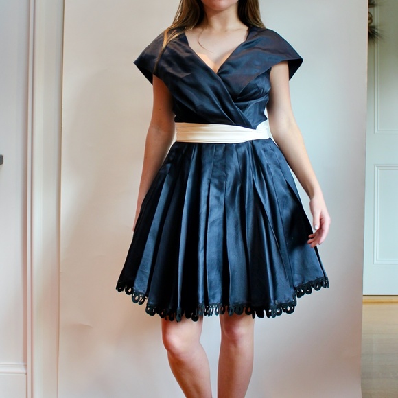 Vintage Collection Privée Dress - Picture 2 of 8